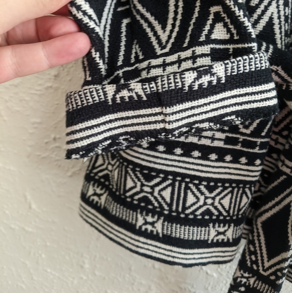 H&M Conscious Aztec Wrap Jacket - Picture 2 of 10